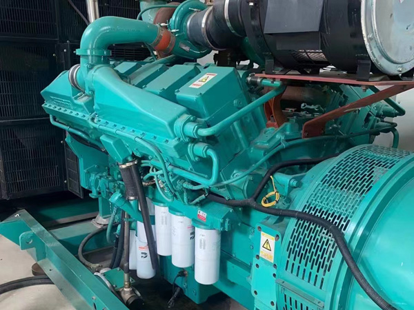 苍南更换100kW柴油发电机组机油时，需要注意哪些事项？